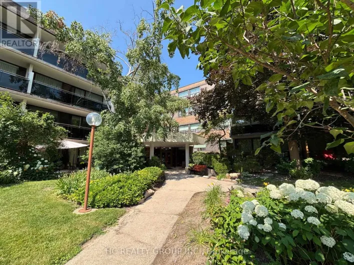 Apartment for rent: 419 - 10 SUNRISE AVENUE, Toronto