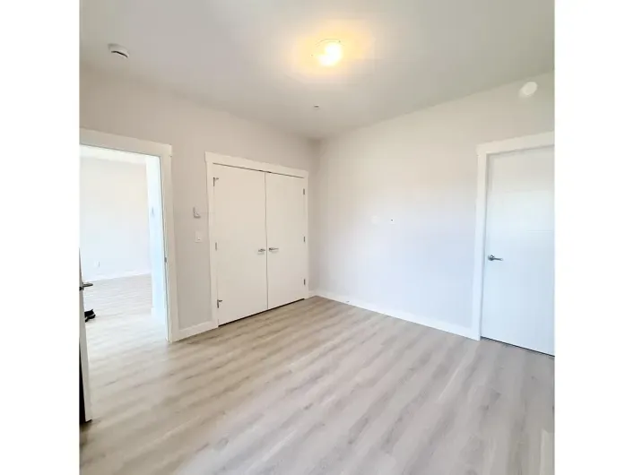 419 8423 CEDAR STREET, Mission