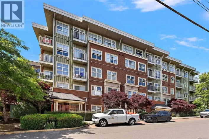 419 870 Short St, Saanich