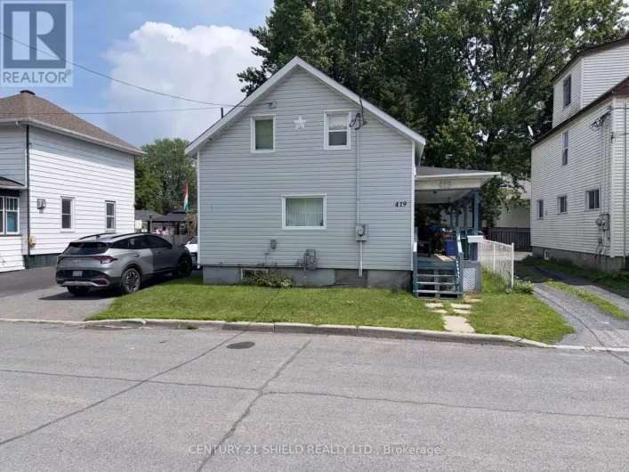 419 BEDFORD STREET, Cornwall