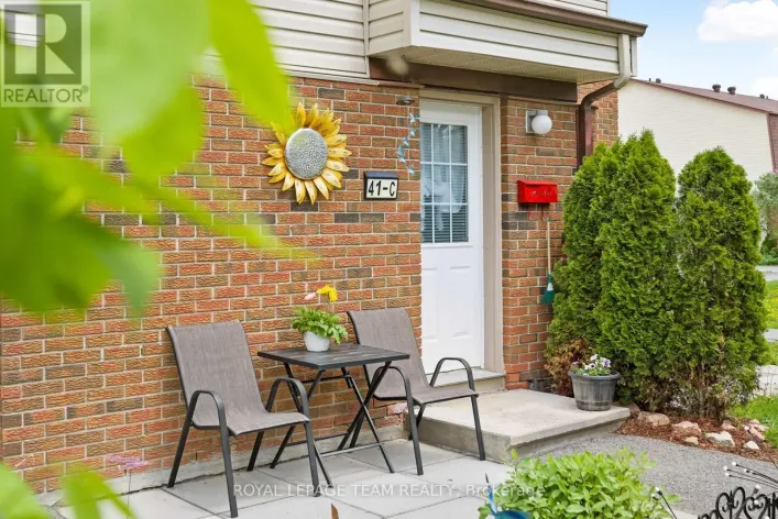 41C FORESTER CRESCENT, Ottawa