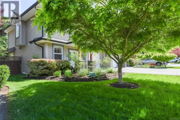 42 2112 Cumberland Rd, Courtenay