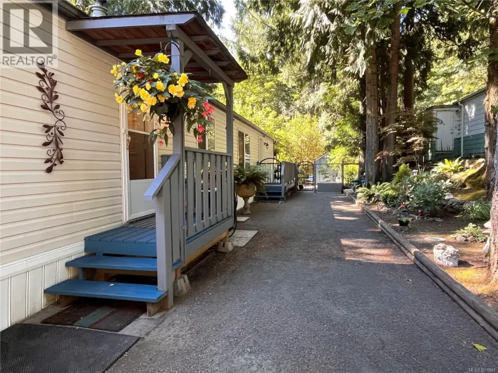 42 2500 Florence Lake Rd, Langford