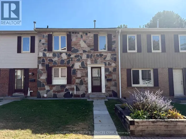 42 - 270 TIMBERBANK BOULEVARD, Toronto