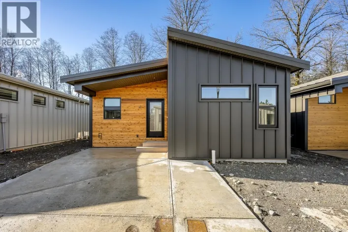 42 3025 Royston Rd, Cumberland