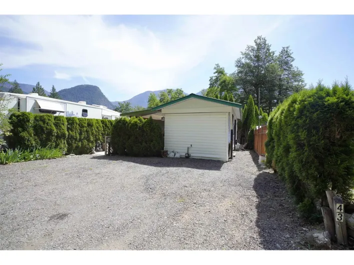 42 30860 TRANS CANADA HIGHWAY|Yale 