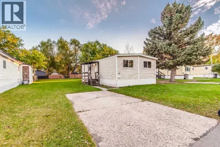 42, 4000 13 Avenue SE, Medicine Hat