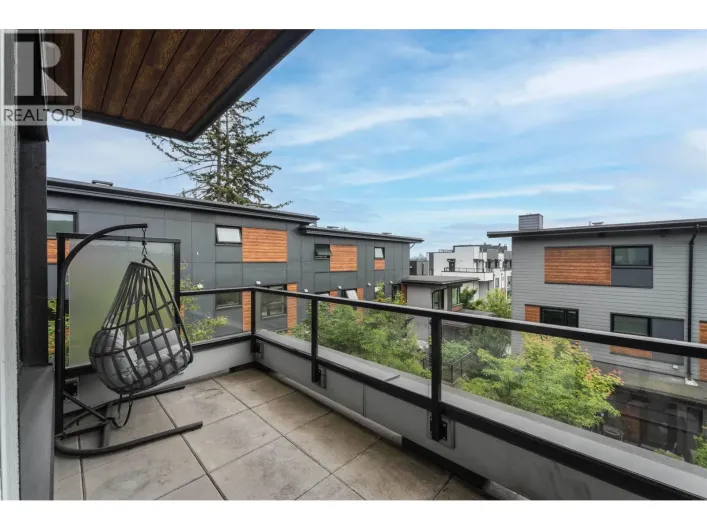 42 528 E 2ND STREET, North Vancouver
