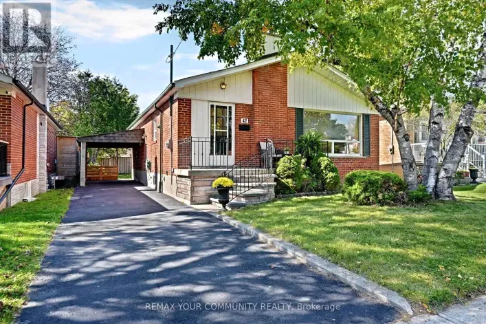 42 BEACON ROAD, Toronto