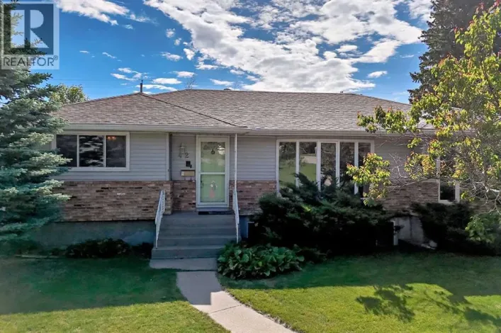 42 Cardiff Drive NW, Calgary