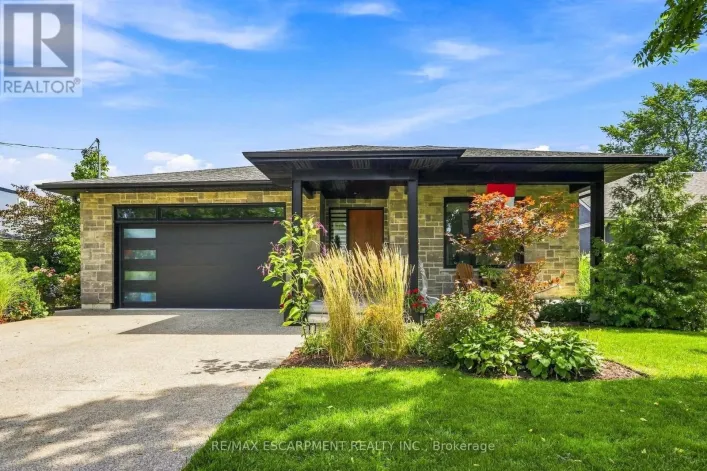 42 CARLTON AVENUE, Welland