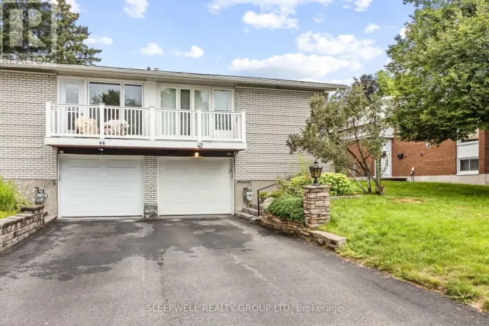 42 CHARKAY STREET, Ottawa