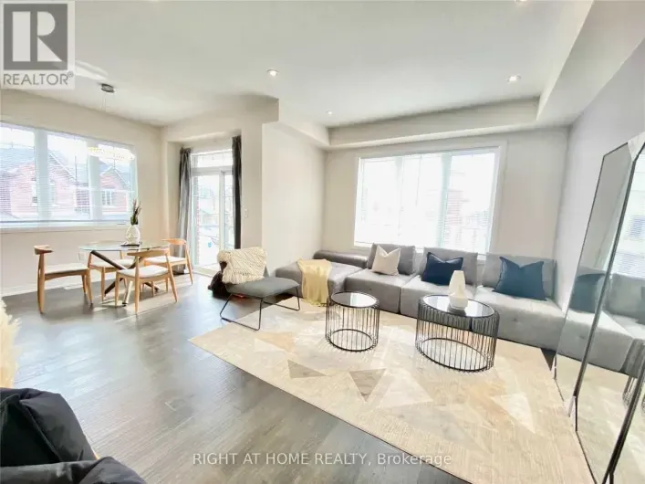 42 FARLEY LANE, Hamilton