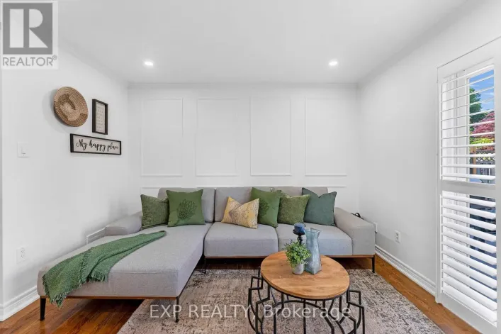 42 FIELDNEST CRESCENT, Whitby