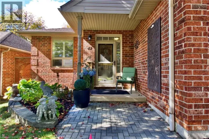42 GREENTRAIL Drive, Hamilton