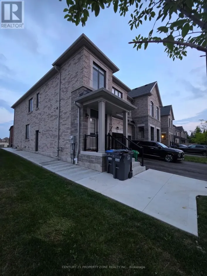 42 HAYRAKE STREET, Brampton