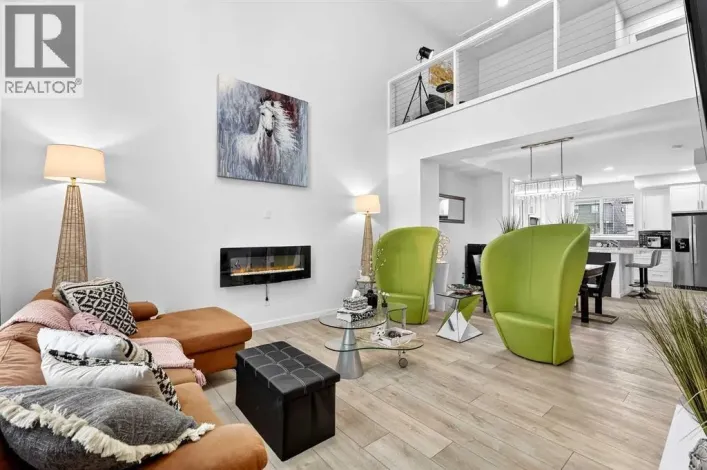 42 Heirloom Manor SE, Calgary