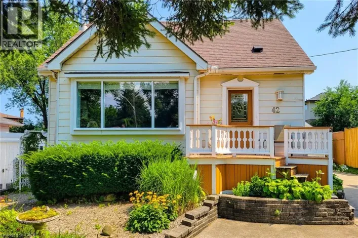 42 LAKE Avenue N, Hamilton