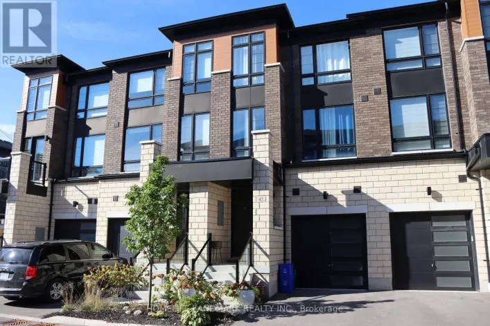 42 LAKE TRAIL WAY, Whitby