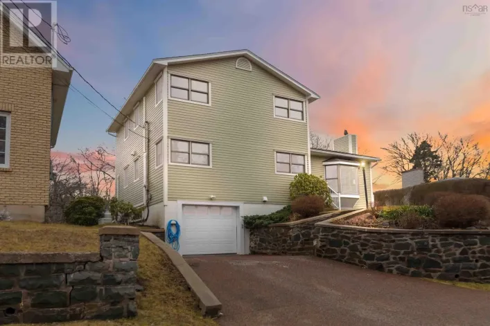 42 Lodge Drive, Halifax