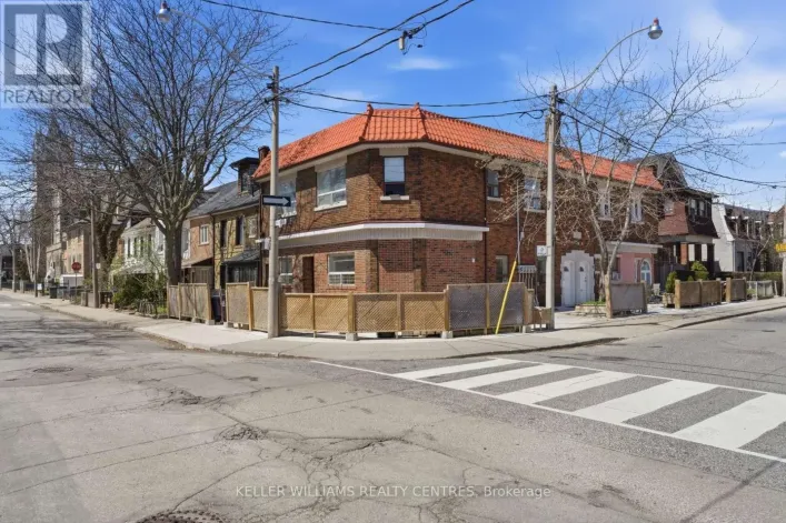 42 MANSFIELD AVENUE, Toronto