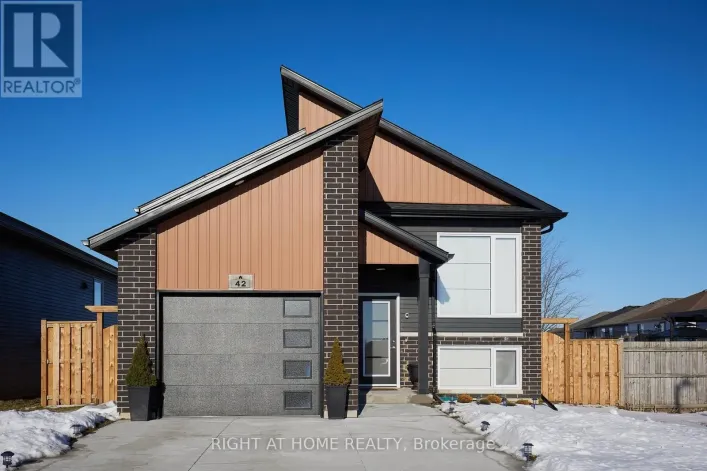 42 MOONSTONE CRESCENT, Chatham-Kent