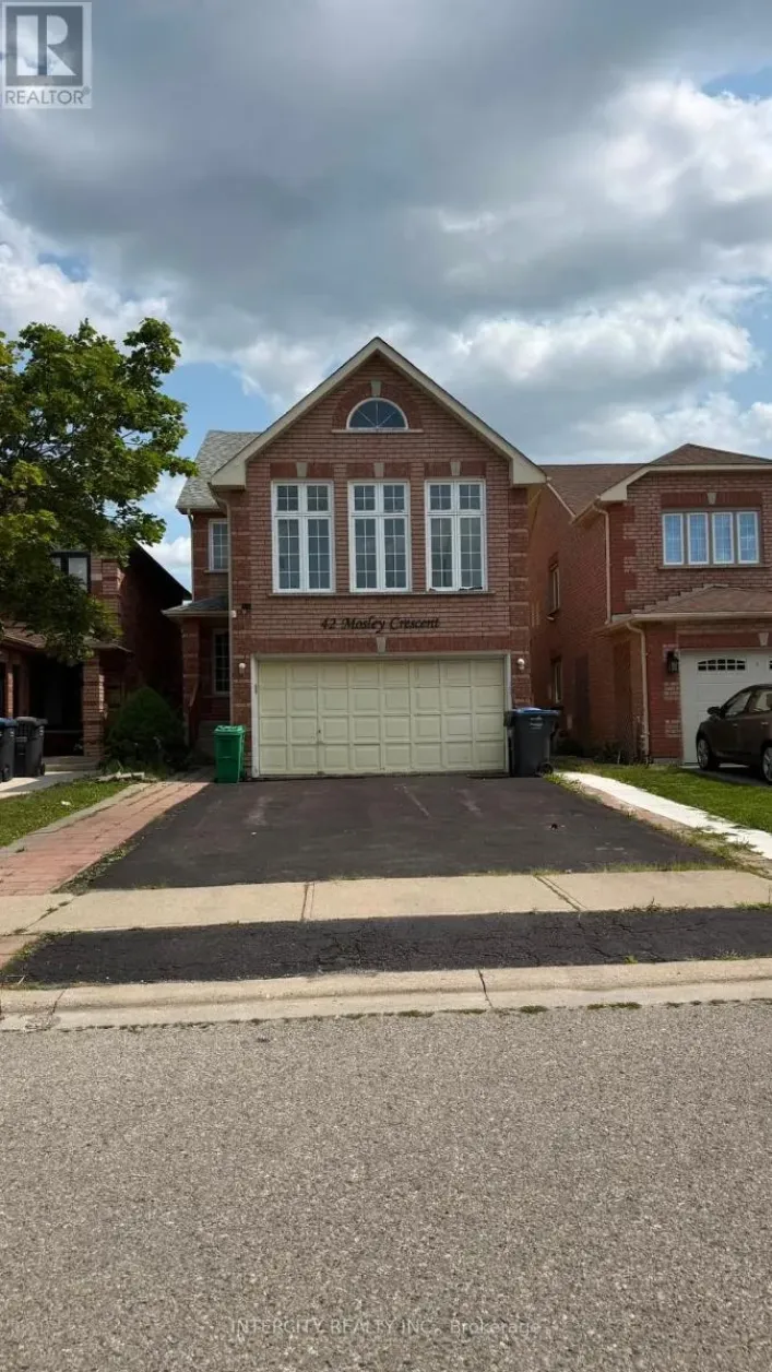 42 MOSLEY CRESCENT, Brampton