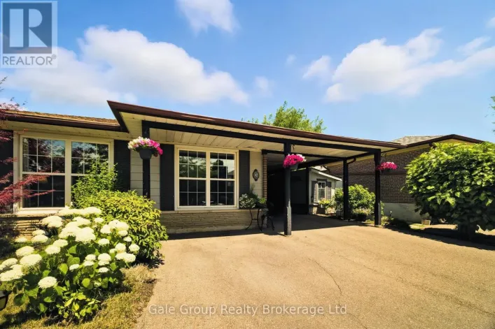 42 MOULTREY CRESCENT, Halton Hills