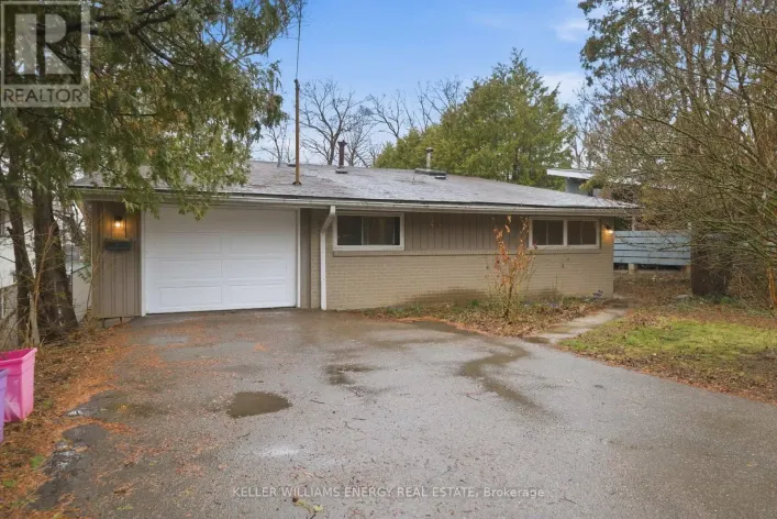 42 OAKLEY BOULEVARD, Toronto