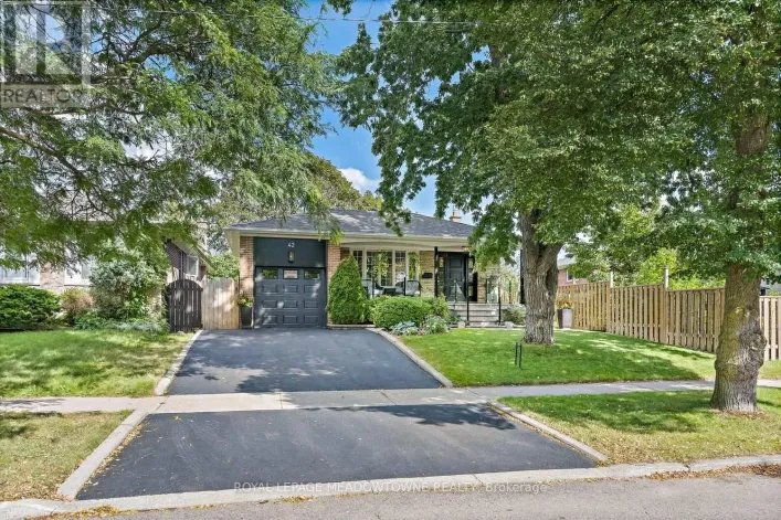 42 OXENDEN CRESCENT, Toronto