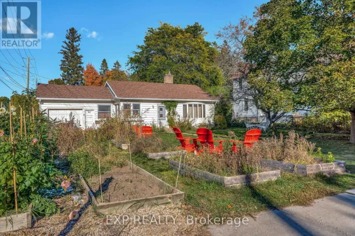 42 PAUL STREET, Prince Edward County