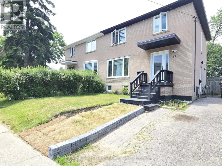 42 PIXLEY CRESCENT, Toronto