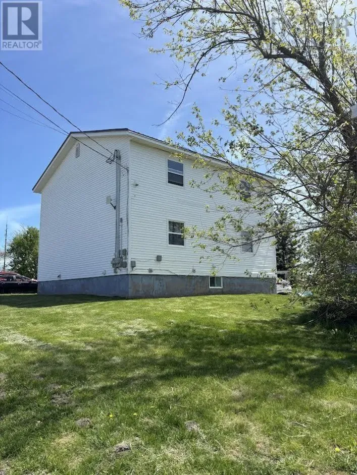 42 Pleasant Street, Springhill