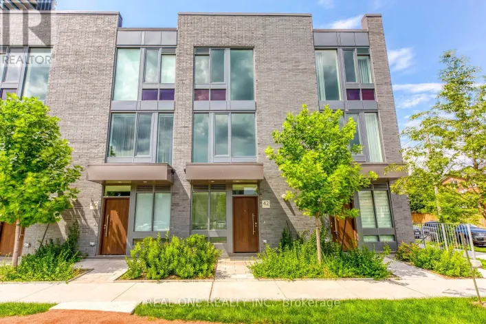 42 SONIC WAY, Toronto