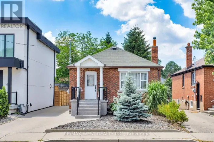 42 STEPHEN DRIVE, Toronto