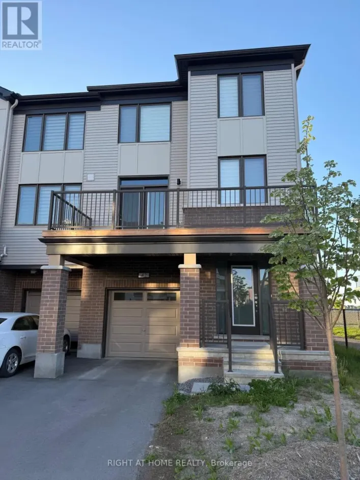 42 STITCH MEWS, Ottawa