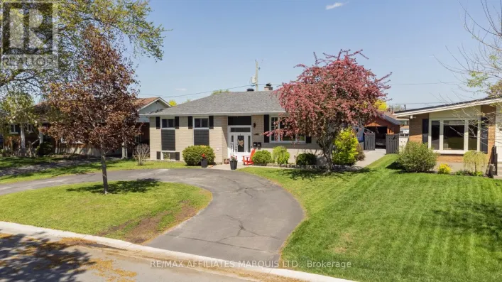 420 BEACH AVENUE, Cornwall