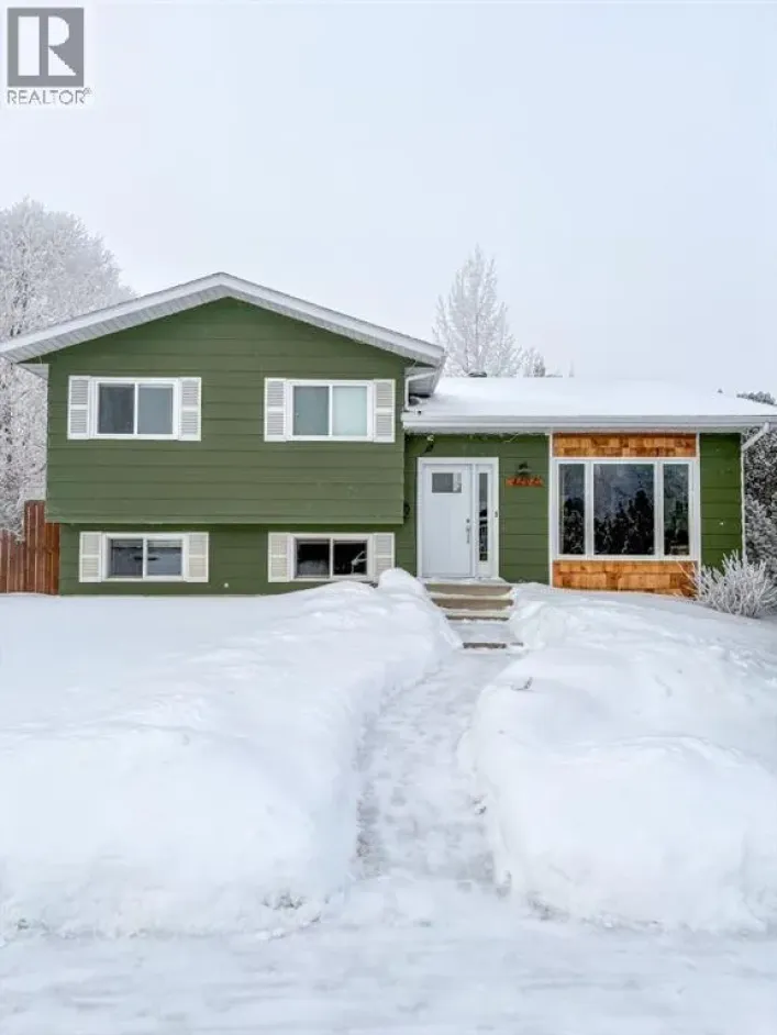 4202 71 Street, Camrose