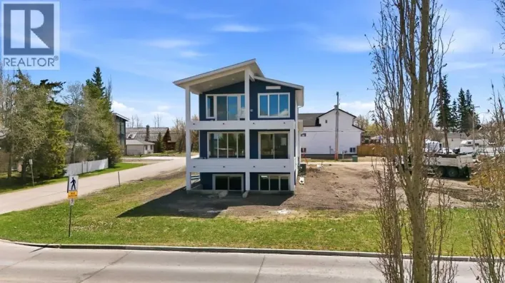 4205 Lakeshore Drive, Sylvan Lake
