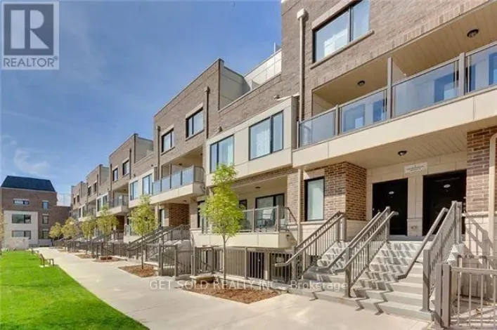 421 - 8 DRUMMOND STREET, Toronto