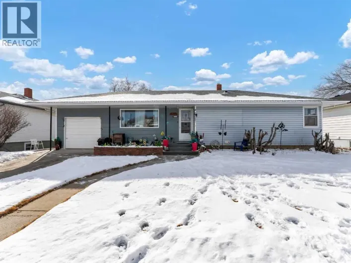 421 9 Street SW, Medicine Hat