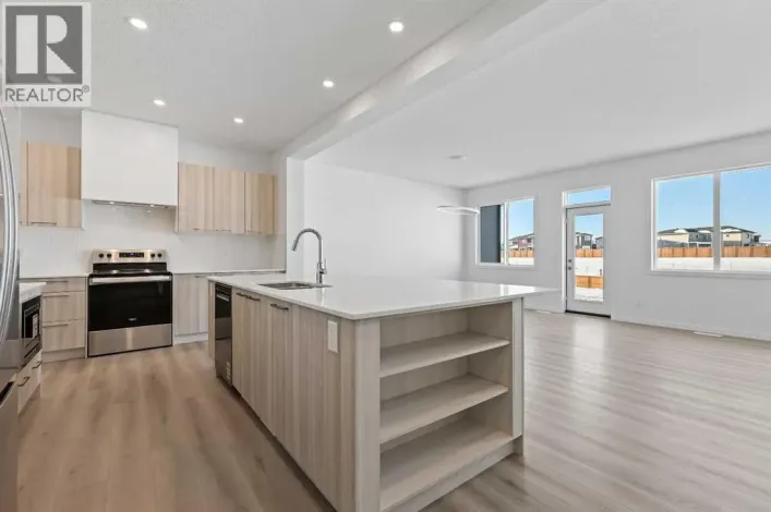 421 Corner Glen Way NE, Calgary