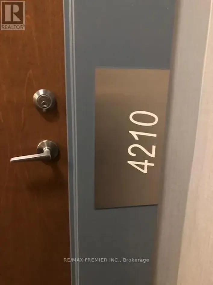 4210 - 2212 LAKE SHORE BOULEVARD W, Toronto