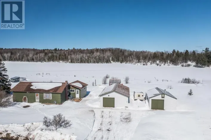 4212 Government RD, Desbarats