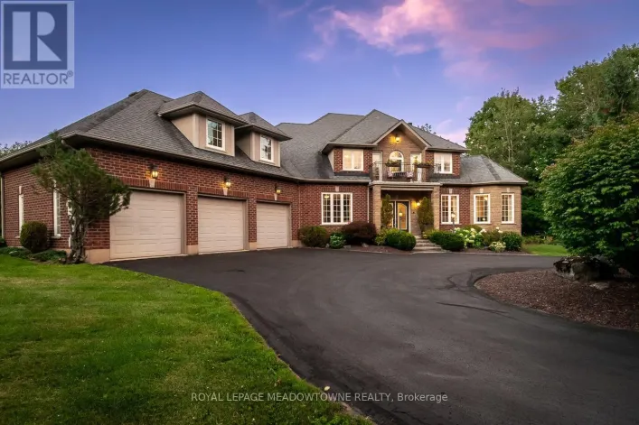 4215 ENNISCLARE DRIVE, Milton