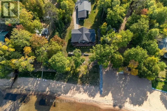 42153B COMBERMERE ROAD S, Madawaska Valley
