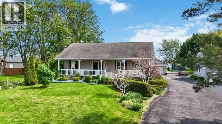 4217 BLUEPOINT DRIVE, Plympton-Wyoming