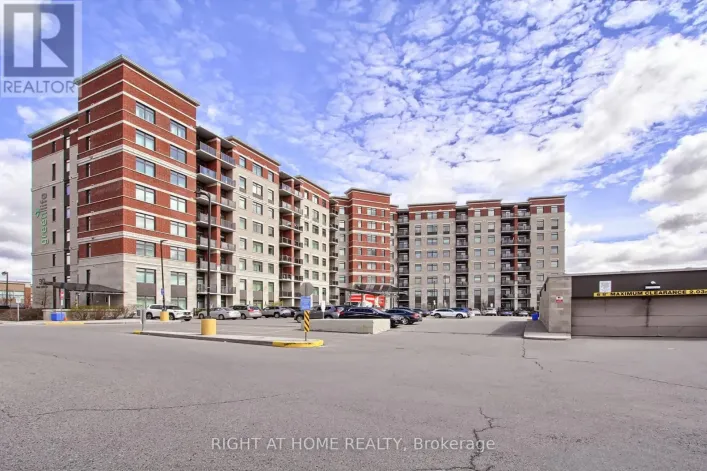422 - 39 NEW DELHI DRIVE E, Markham