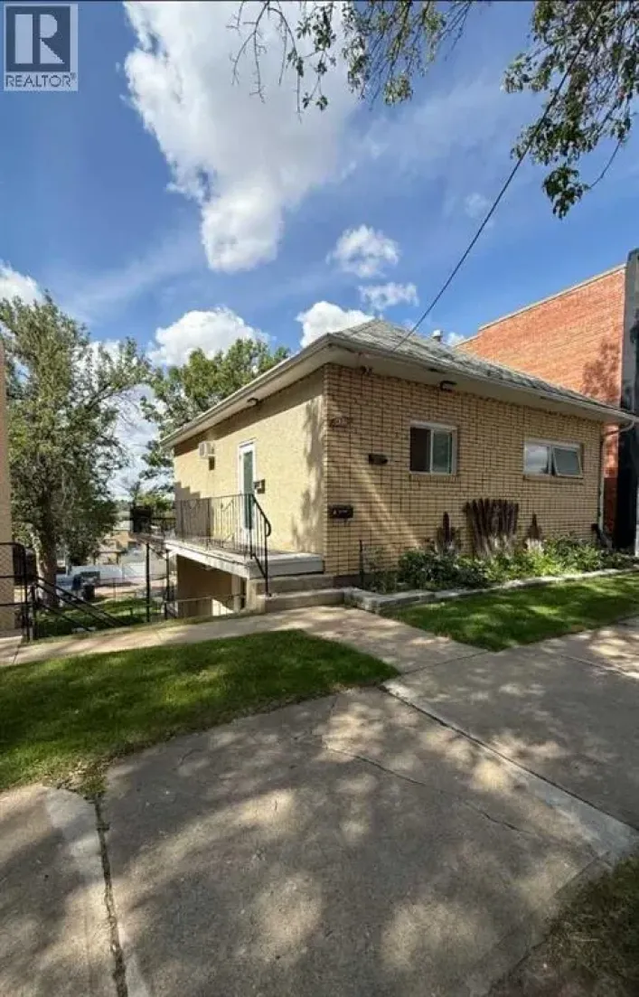 422 5 Street SE, Medicine Hat