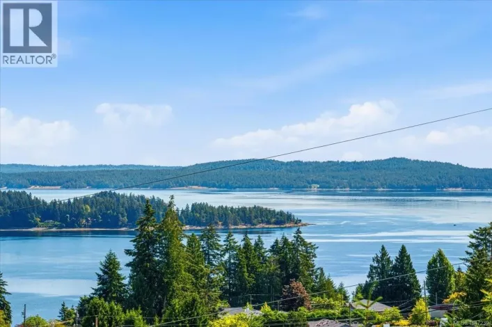 422 Battie Dr, Ladysmith